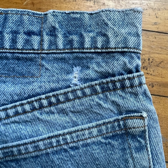 Vintage Levi’s Frayed Shorts ☄️ - Picture 11 of 11